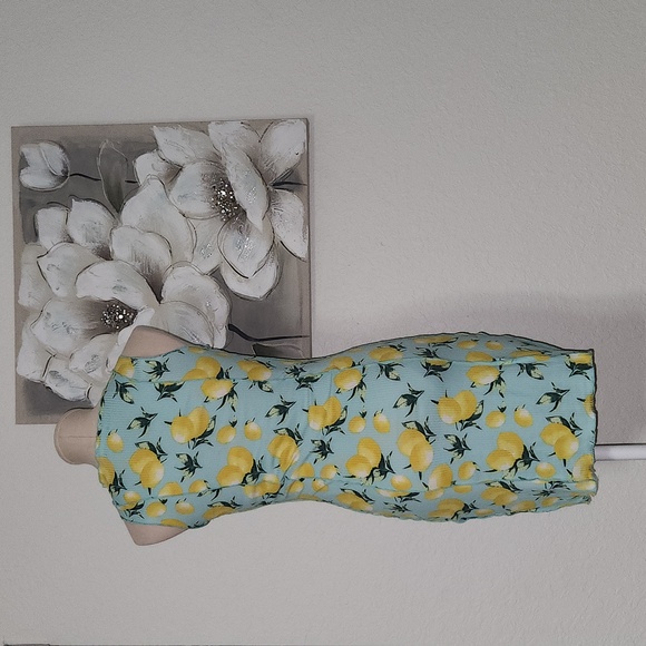 35. Derek Heart lemon print dress, Size medium - Picture 4 of 6